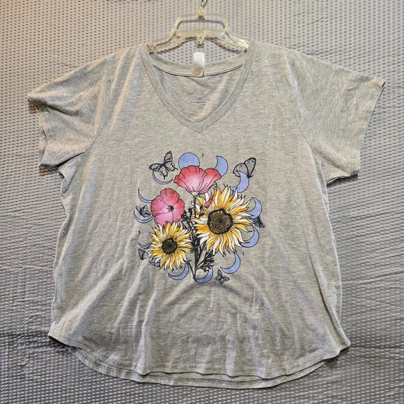 Fifth Sun Tops - Fifth Sun Lunar Cycle Gray V-Neck Floral Graphic Tee size 2X Short Sleeve NWOT